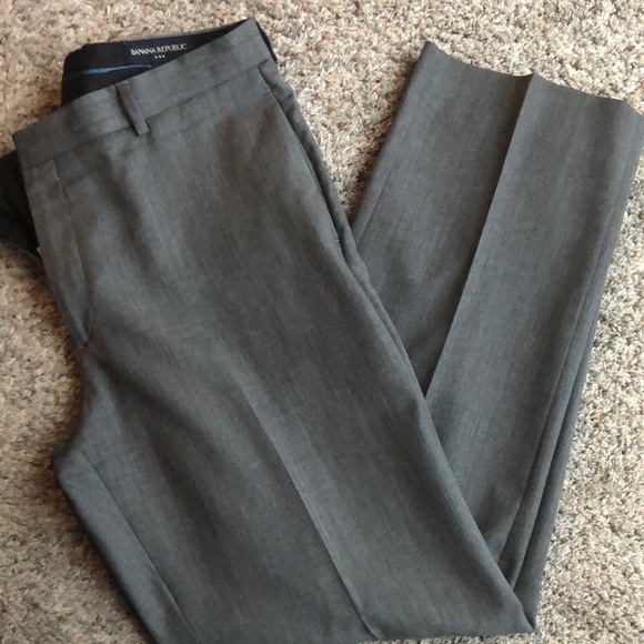 Banana Republic grey dress pants. 100% wool. Size 35x32. Great condition! - Picture 1 of 5